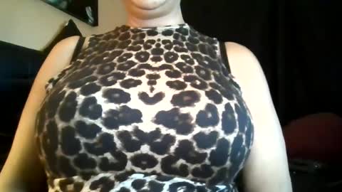 Snapshot of jasmine_devine1 chatting on 06/22/26, 06:05 Jasmine online show from 06/22/26, 06:05