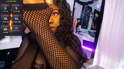 Instagram jasminecampbell1  online show from 10/31/25, 05:47