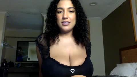 Snapshot of jasminexmarie chatting on 01/14/25, 04:04 Jasmine Marie online show from 01/14/25, 04:04