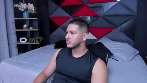 Snapshot of jason_shaw_ chatting on 09/17/25, 01:18 Jasson Shaw online show from 09/17/25, 01:18