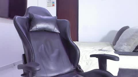 JBrooksXx online show from 02/20/25, 01:25