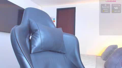 JBrooksXx online show from 10/24/25, 07:21