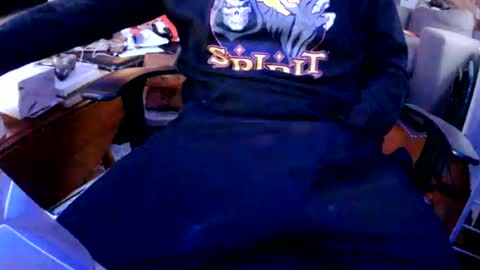 Snapshot of jasperh98 chatting on 10/30/25, 12:17 jasperh98 online show from 10/30/25, 12:17