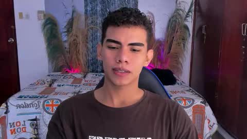 Snapshot of javierascencio chatting on 12/14/25, 04:23 javi15 online show from 12/14/25, 04:23