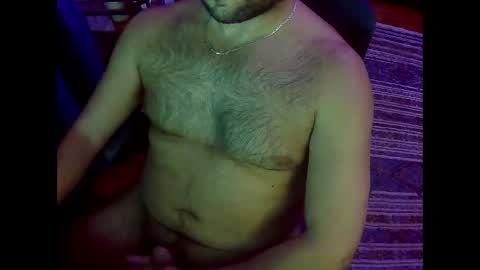 Snapshot of javiererik chatting on 02/18/25, 05:42 javi online show from 02/18/25, 05:42