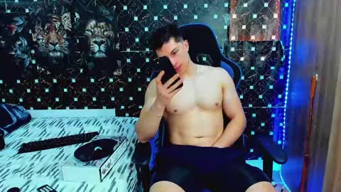 Snapshot of javiersexymann chatting on 06/04/26, 06:25 Javier online show from 06/04/26, 06:25