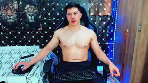Snapshot of javiersexymann chatting on 06/05/26, 09:42 Javier online show from 06/05/26, 09:42