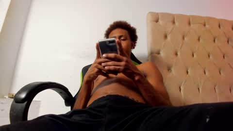 Snapshot of jax_maliq chatting on 10/29/25, 12:24 jax_maliq online show from 10/29/25, 12:24