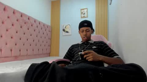 Snapshot of jax_maliq chatting on 11/21/25, 03:05 jax_maliq online show from 11/21/25, 03:05