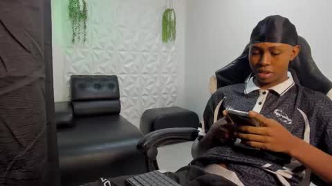 Snapshot of jax_maliq chatting on 12/01/25, 01:54 jax_maliq online show from 12/01/25, 01:54