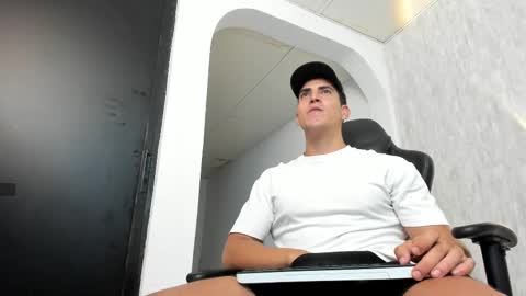 Snapshot of jaxon_steel01 chatting on 03/01/25, 05:09 jaxon_steel01 online show from 03/01/25, 05:09