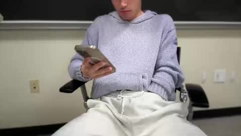 jaxsongray77 online show from 04/28/26, 02:27