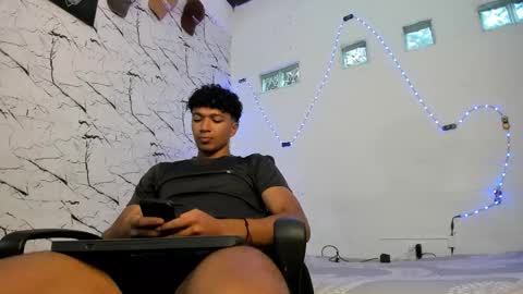 Snapshot of jay_aalvarez chatting on 02/11/26, 11:37 Jay online show from 02/11/26, 11:37