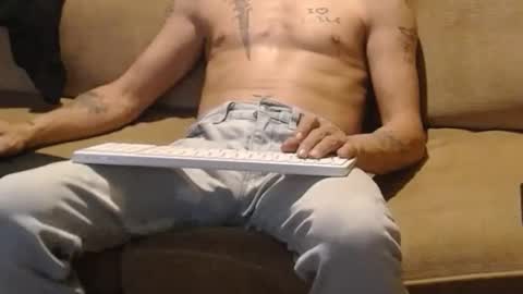 Snapshot of jay_short7863 chatting on 02/06/25, 01:27 O F jay short786 online show from 02/06/25, 01:27