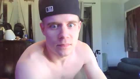 Snapshot of jaybrik92 chatting on 10/22/25, 07:35 Jlio Delgauto online show from 10/22/25, 07:35