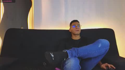 Jay online show from 11/11/25, 03:17