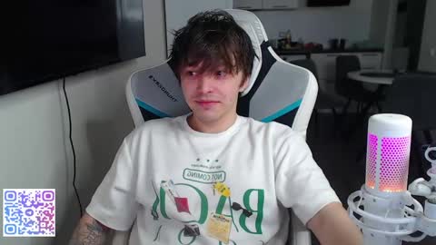 Snapshot of jayce_icestone chatting on 06/09/26, 02:01 Jayce online show from 06/09/26, 02:01