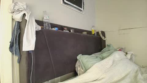 Naomiruty online show from 10/17/25, 02:26