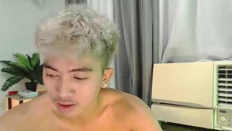 jaysee_hugecox online show from 04/19/26, 08:55