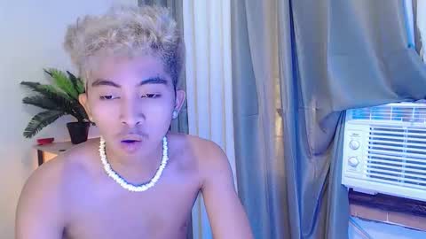 jaysee_hugecox online show from 04/22/26, 03:09