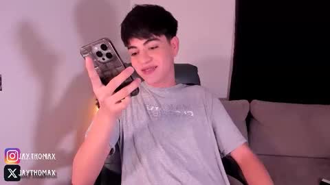 Snapshot of jaythomax chatting on 09/11/25, 12:00 jaythomax online show from 09/11/25, 12:00