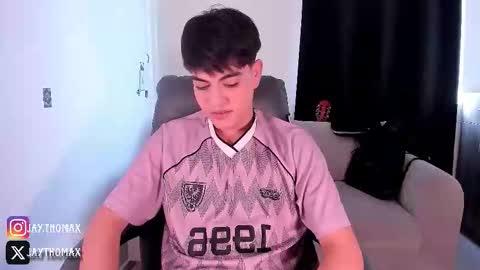 Snapshot of jaythomax chatting on 10/05/25, 09:24 jaythomax online show from 10/05/25, 09:24