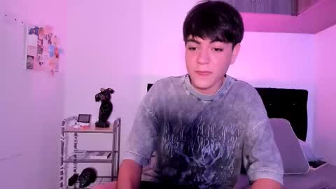 Snapshot of jaythomax chatting on 11/27/25, 02:13 jaythomax online show from 11/27/25, 02:13