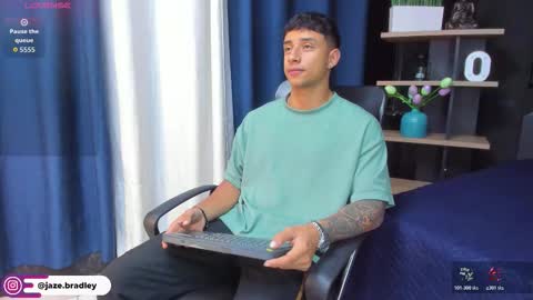 jaze_bradley online show from 10/30/25, 11:33