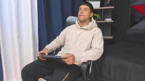 Snapshot of jaze_bradley chatting on 12/20/25, 11:06 jaze_bradley online show from 12/20/25, 11:06