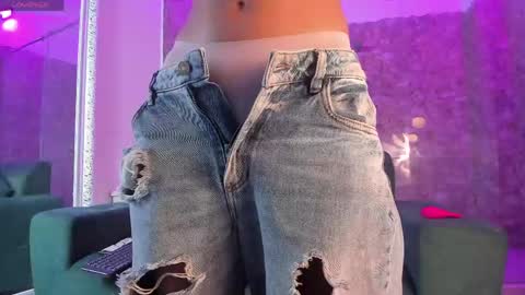 jazmiin_evans online show from 04/20/26, 08:32