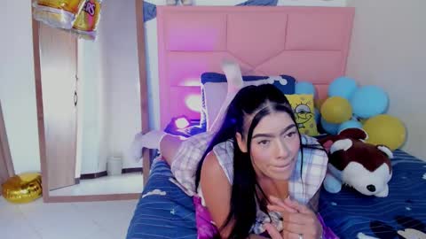 Snapshot of jazmin_barreraa chatting on 09/29/25, 06:35 jazmin  online show from 09/29/25, 06:35