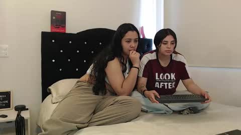 Jazmin and Scarlett online show from 02/14/25, 07:12