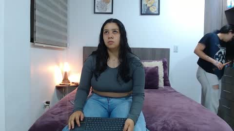 Jazmin and Scarlett online show from 03/31/26, 10:15