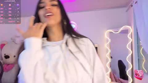 Jazmin  online show from 11/12/25, 11:32