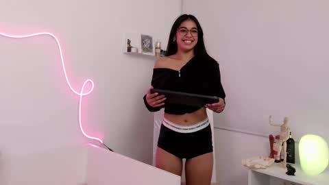 Jazmin online show from 12/20/25, 12:40