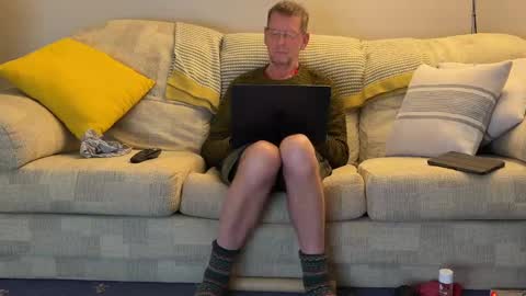 Snapshot of jcar57 chatting on 12/18/24, 04:17 Jon online show from 12/18/24, 04:17