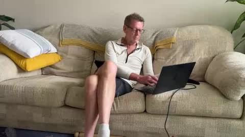 Snapshot of jcar57 chatting on 09/27/25, 02:11 Jon online show from 09/27/25, 02:11