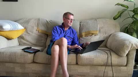 Snapshot of jcar57 chatting on 10/12/25, 04:17 Jon online show from 10/12/25, 04:17