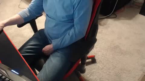 Snapshot of jcor13 chatting on 02/05/25, 11:06 Jim online show from 02/05/25, 11:06