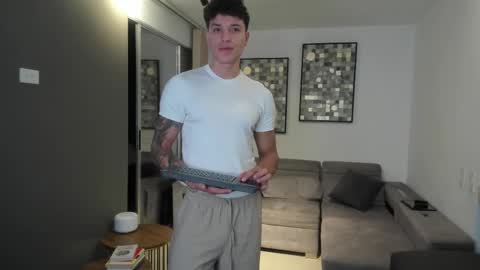 Snapshot of jdmontoya_ chatting on 10/25/25, 05:48 jdmontoya_ online show from 10/25/25, 05:48