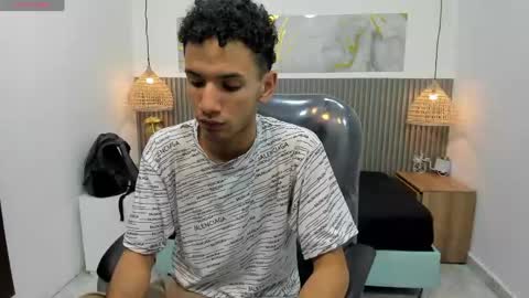jdwhite18 online show from 05/19/26, 04:08