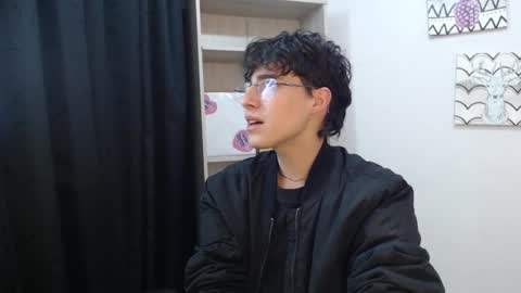 jeam_hot online show from 12/21/24, 09:47