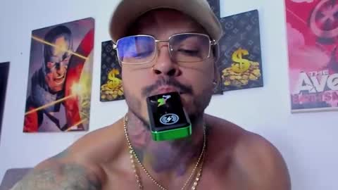 Snapshot of jean_lopez chatting on 03/02/25, 01:26 Jean axelcrow Modelo Independiente online show from 03/02/25, 01:26