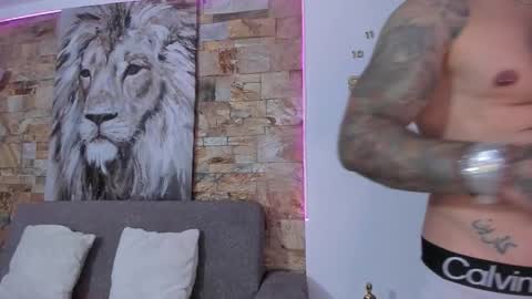 Snapshot of jean_lopez chatting on 11/21/25, 07:18 Jean axelcrow Modelo Independiente online show from 11/21/25, 07:18