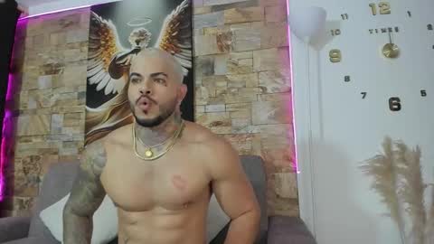 Snapshot of jean_lopez chatting on 02/05/26, 03:00 Jean axelcrow Modelo Independiente online show from 02/05/26, 03:00