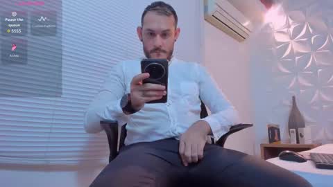 Snapshot of jeanpiere02 chatting on 11/11/25, 03:06 Jeanpiere online show from 11/11/25, 03:06