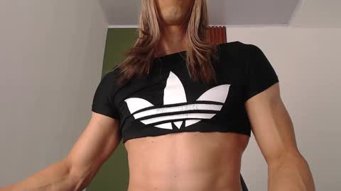 Snapshot of jeanys_sneider chatting on 02/13/25, 04:54 Jeays online show from 02/13/25, 04:54