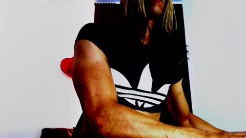 Snapshot of jeanys_sneider chatting on 02/15/25, 10:55 Jeays online show from 02/15/25, 10:55