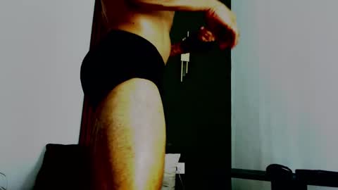 Snapshot of jeanys_sneider chatting on 02/19/25, 12:44 Jeays online show from 02/19/25, 12:44