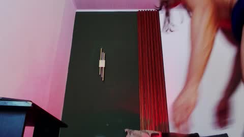 Snapshot of jeanys_sneider chatting on 11/15/25, 01:03 Jeays online show from 11/15/25, 01:03